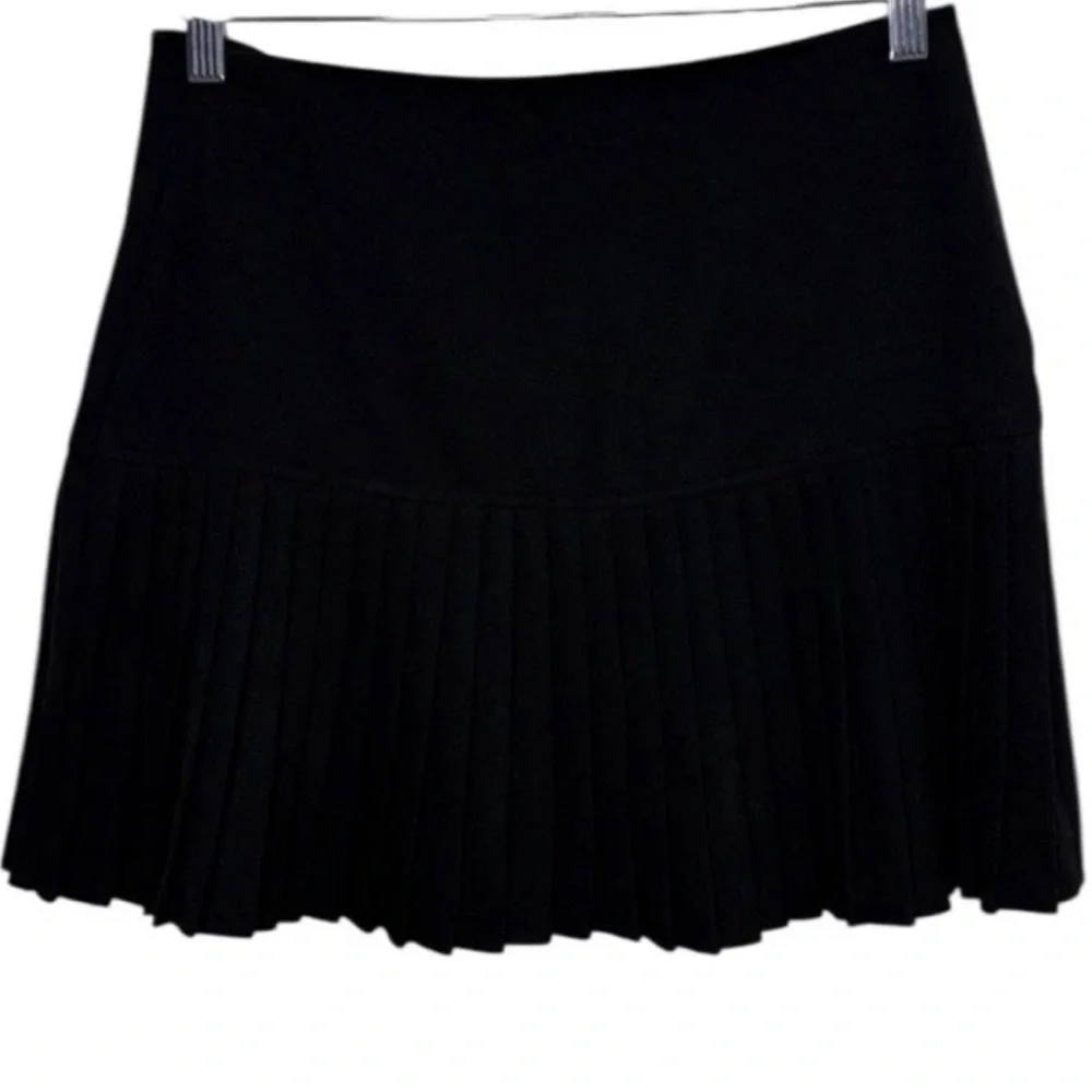 Abercrombie & Fitch Black Pleated Zip Mini Skirt Women Size 6
